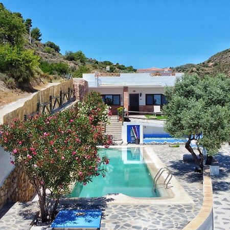 Villa For 4 With A Private Pool & Garden Bedar Ngoại thất bức ảnh