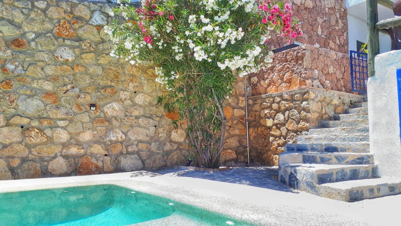 Villa For 4 With A Private Pool & Garden Bedar Ngoại thất bức ảnh